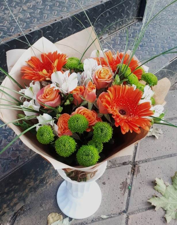 Букет цветов из: Герберы, Хризантемы, Альстромерии и Розы в Лесной Кировской области