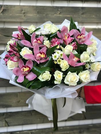 Букет цветов из: Розы и Хризантемы в Лесной Кировской области