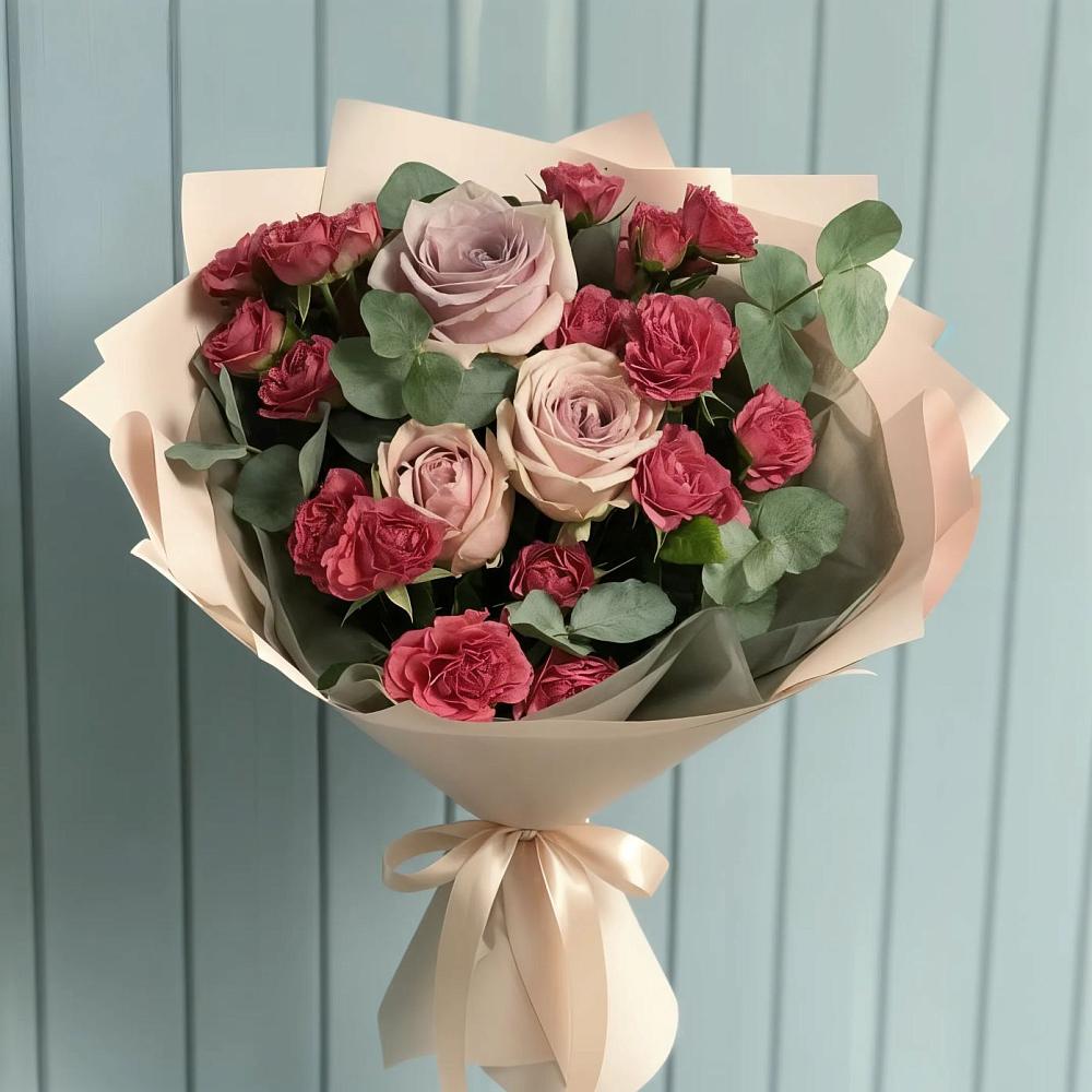 Букет цветов из: Гвоздики и Розы в Лесной Кировской области
