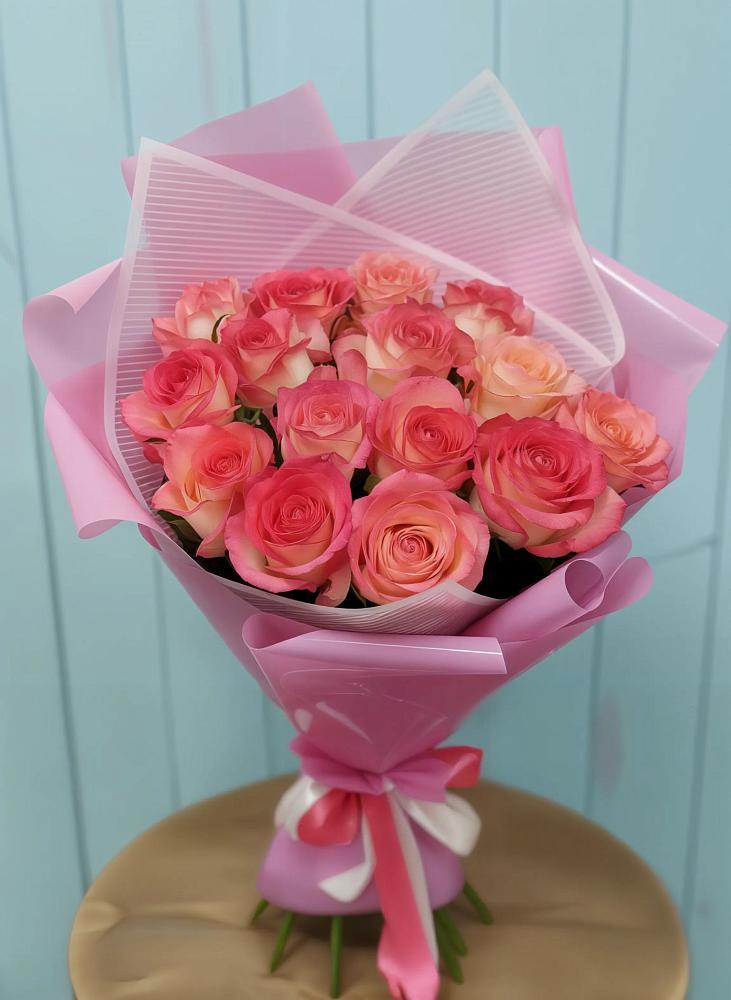 Букет 15 Розовых роз Равель в Лесной Кировской области