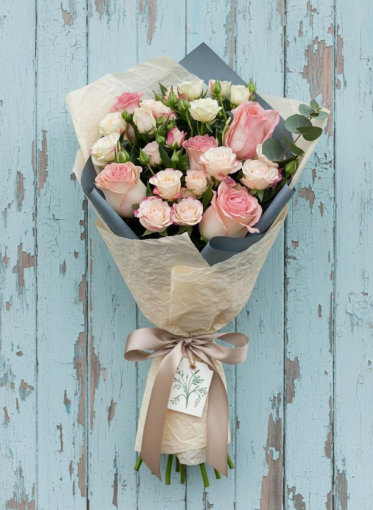 Букет цветов из: Розы в Лесной Кировской области