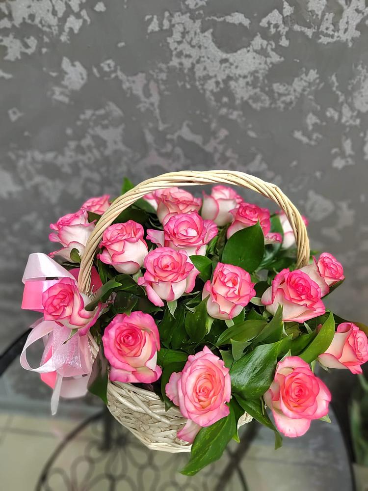 Цветочная композиция из Розы в корзине в Лесной Кировской области