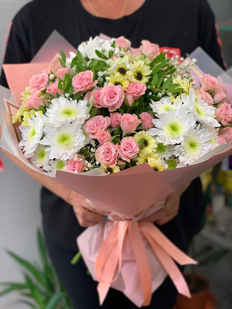 Букет цветов из: Розы и Хризантемы в Лесной Кировской области