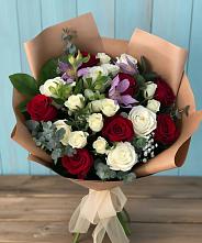 Букет цветов из:  Розы и Альстромерии в Лесной Кировской области
