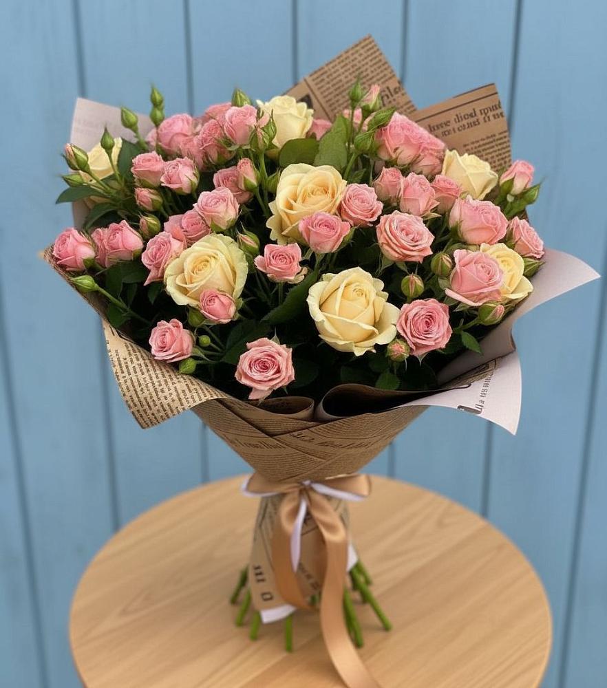 Букет цветов из: Розы в Лесной Кировской области