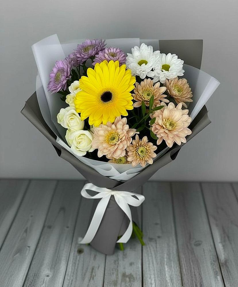 Букет цветов из: Розы, Герберы и Хризантемы в Лесной Кировской области