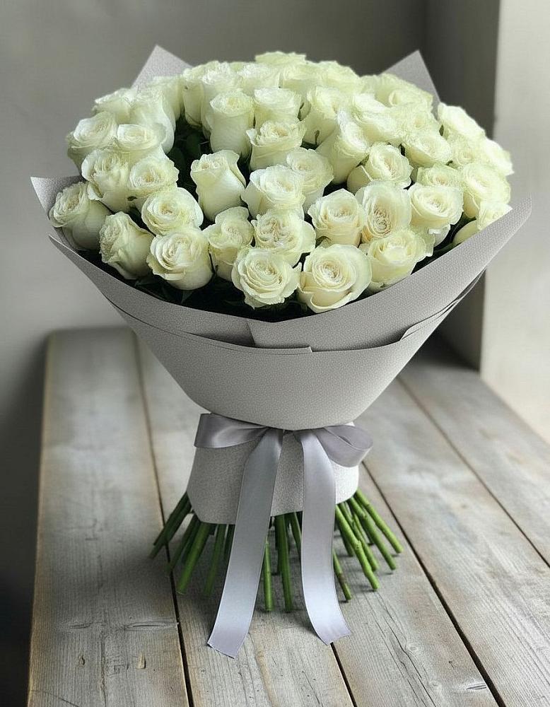 Букет 35 Белых роз в Лесной Кировской области