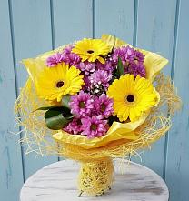 Букет цветов из:  Хризантемы и Герберы #REPLACE_PRED# Лесной Кировской области