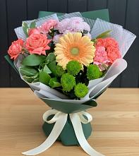 Букет цветов из:  Гвоздики, Розы, Герберы и Хризантемы в Лесной Кировской области