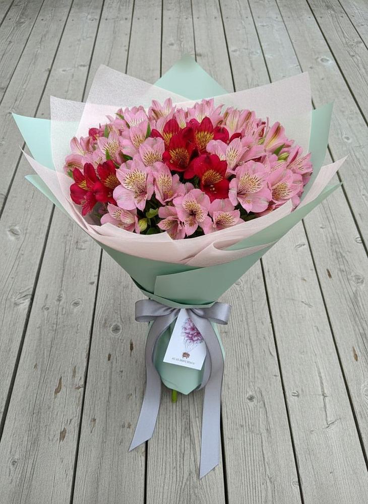 Букет цветов из: Альстромерии в Лесной Кировской области