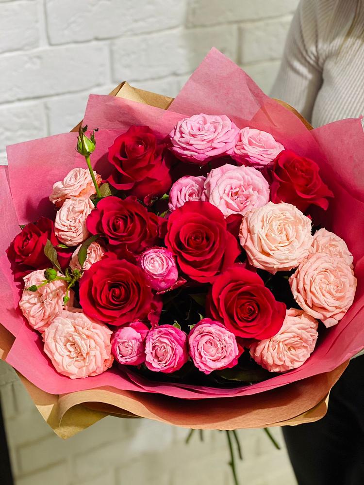 Букет цветов из: Розы в Лесной Кировской области