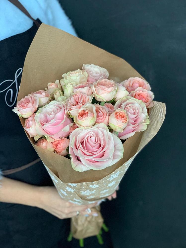 Букет цветов из: Хризантемы и Розы в Лесной Кировской области