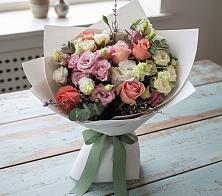 Букет цветов из:  Розы, Лизиантусы и Гвоздики в Лесной Кировской области