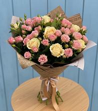 Букет цветов из:  Розы в Лесной Кировской области