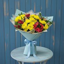 Букет цветов из:  Альстромерии и Хризантемы в Лесной Кировской области