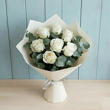Букет Белые розы в Эвкалипте в Лесной Кировской области