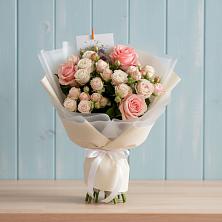 Букет цветов из:  Розы в Лесной Кировской области
