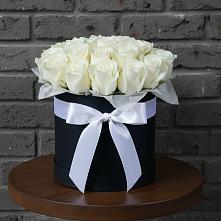 Цветочная композиция из Розы в шляпной коробке #REPLACE_PRED# Лесной Кировской области